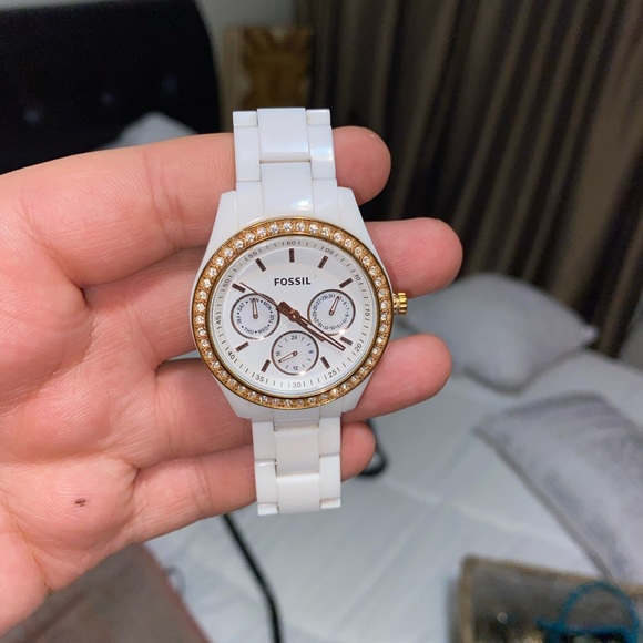 WHITE WOMENS FOSSIL WATCH - Picture 3 of 10